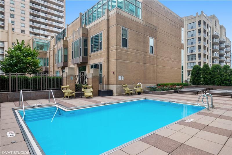 33 W Ontario Street Unit: 38F