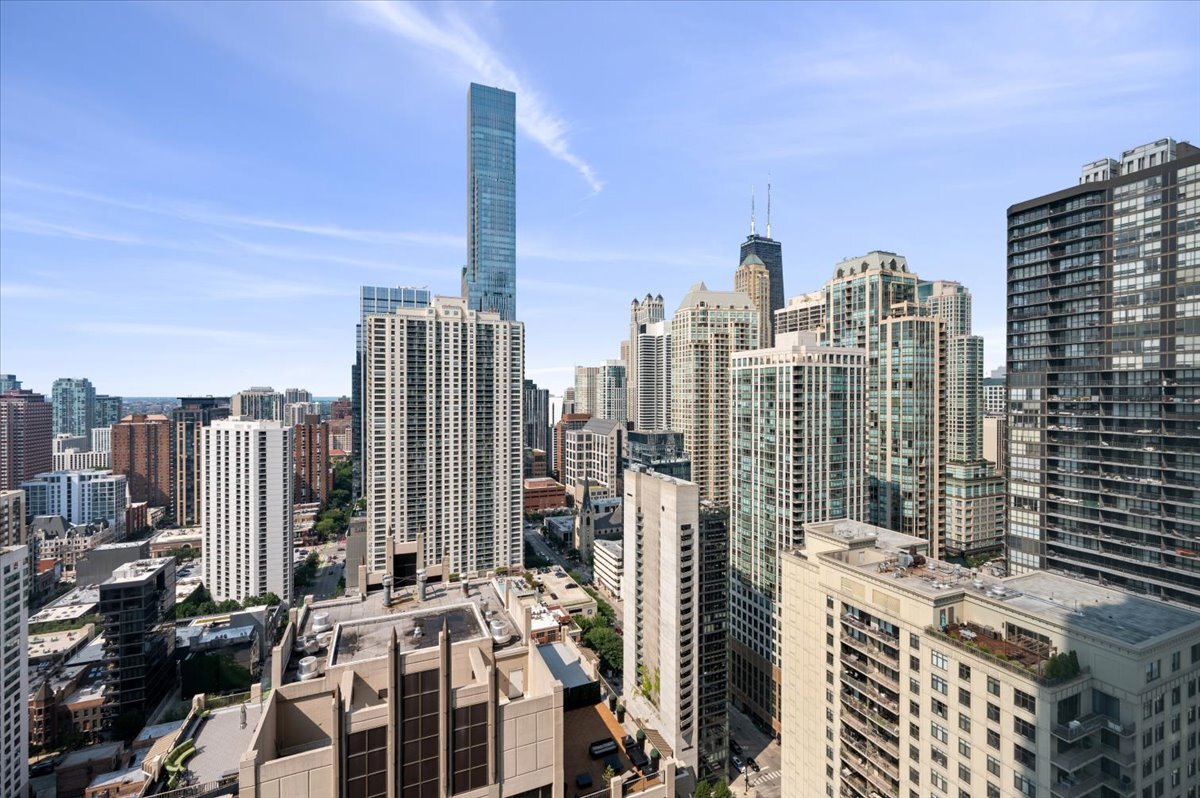 33 W Ontario Street Unit: 38F
