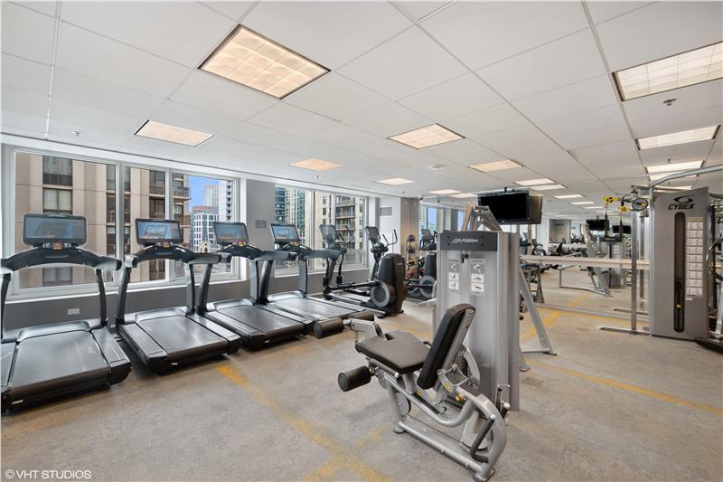 33 W Ontario Street Unit: 38F