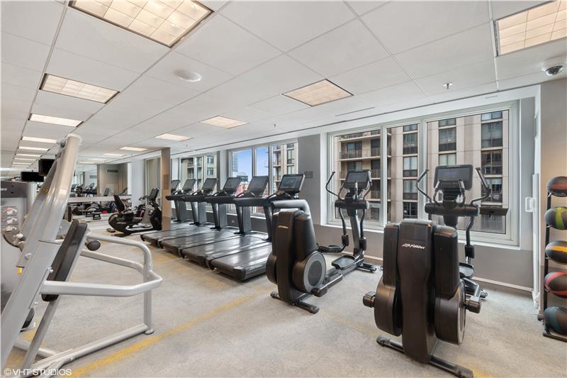 33 W Ontario Street Unit: 38F