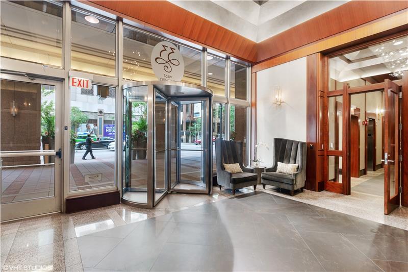 33 W Ontario Street Unit: 38F