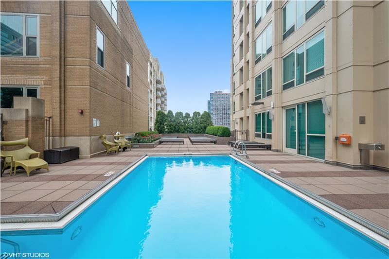 33 W Ontario Street Unit: 38F