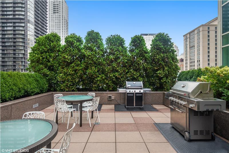 33 W Ontario Street Unit: 38F
