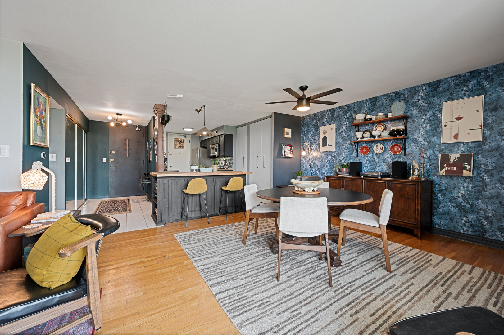 6007 N Sheridan Road Unit: 5J