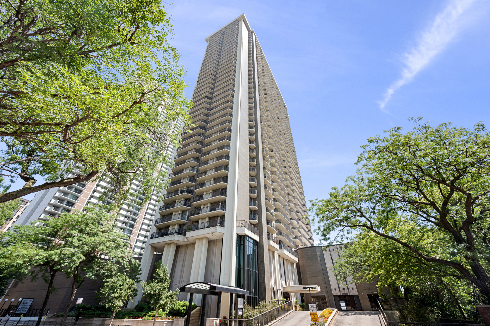 6007 N Sheridan Road Unit: 5J
