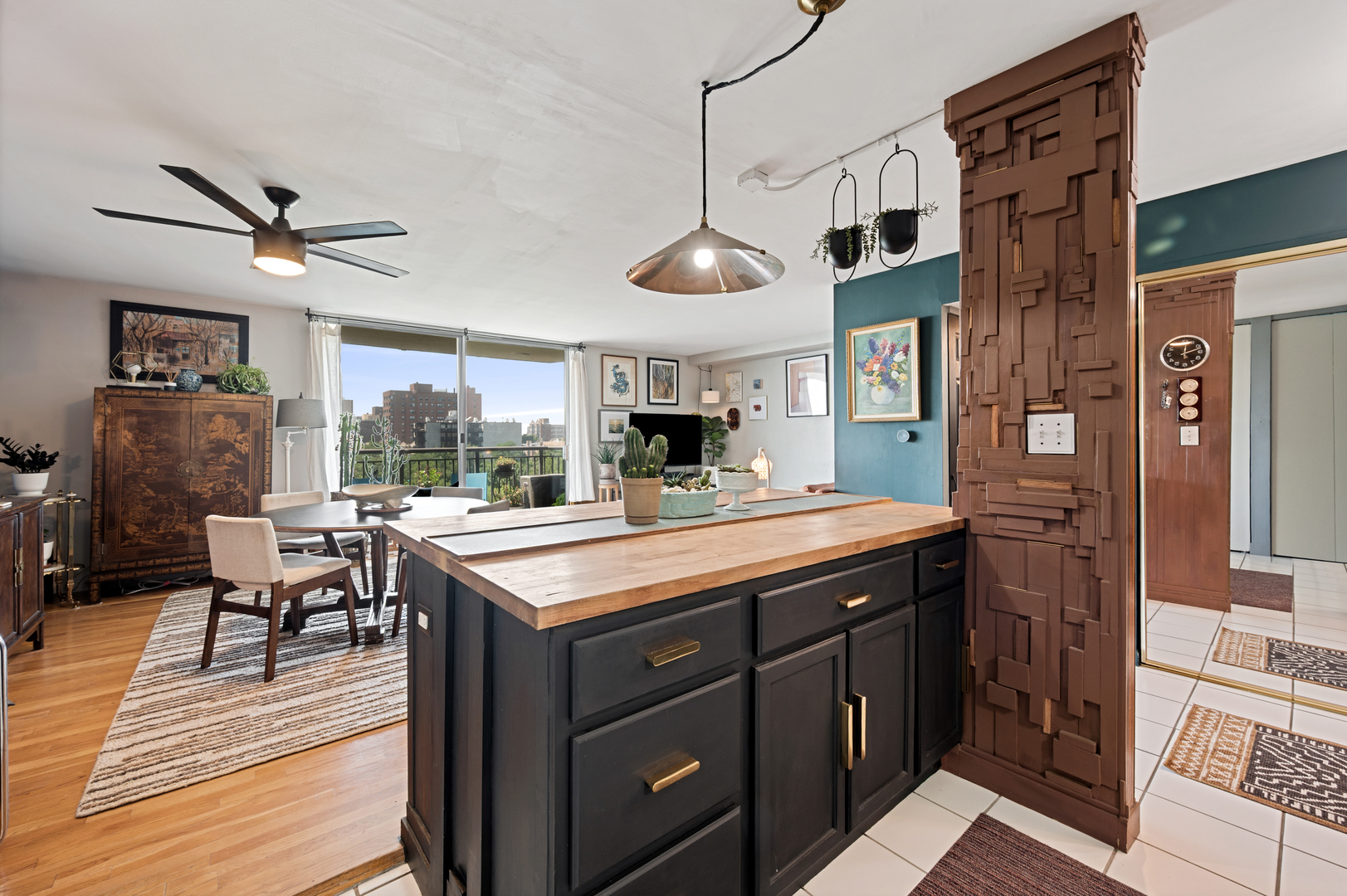 6007 N Sheridan Road Unit: 5J