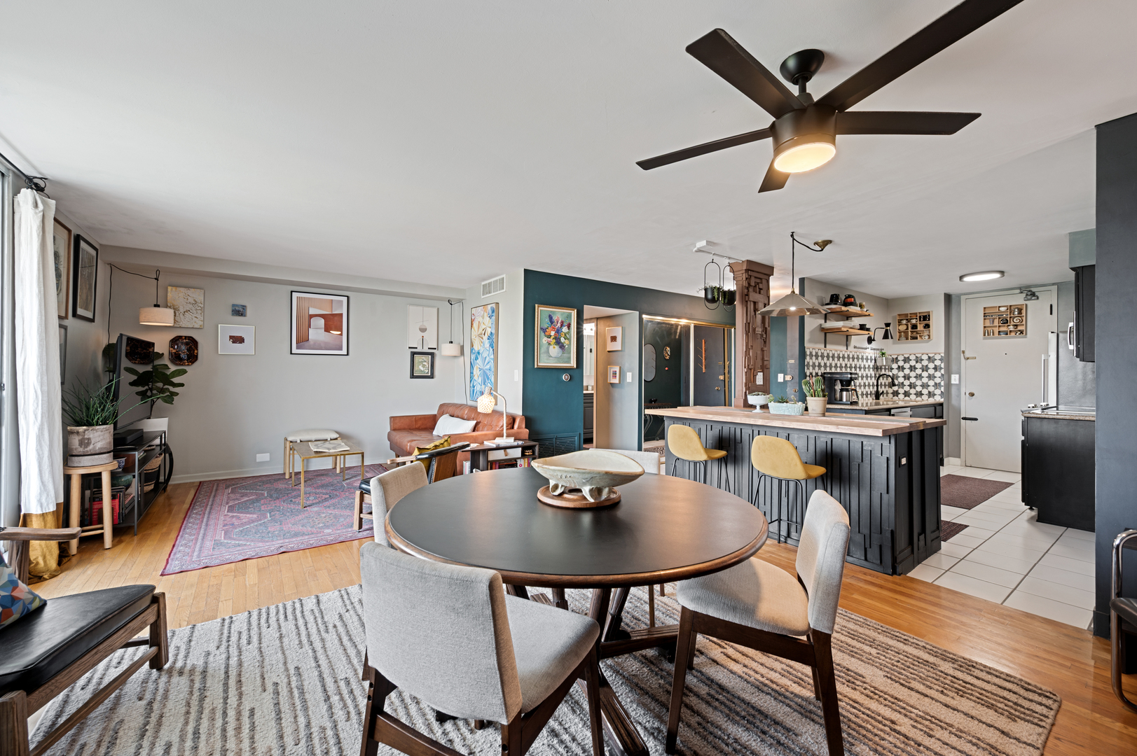 6007 N Sheridan Road Unit: 5J