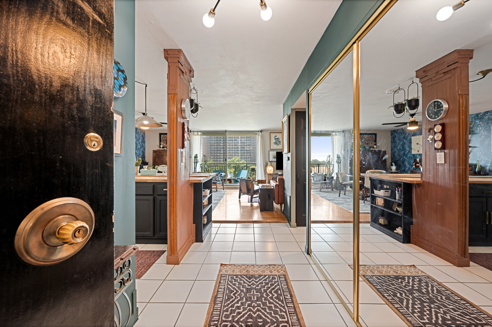 6007 N Sheridan Road Unit: 5J