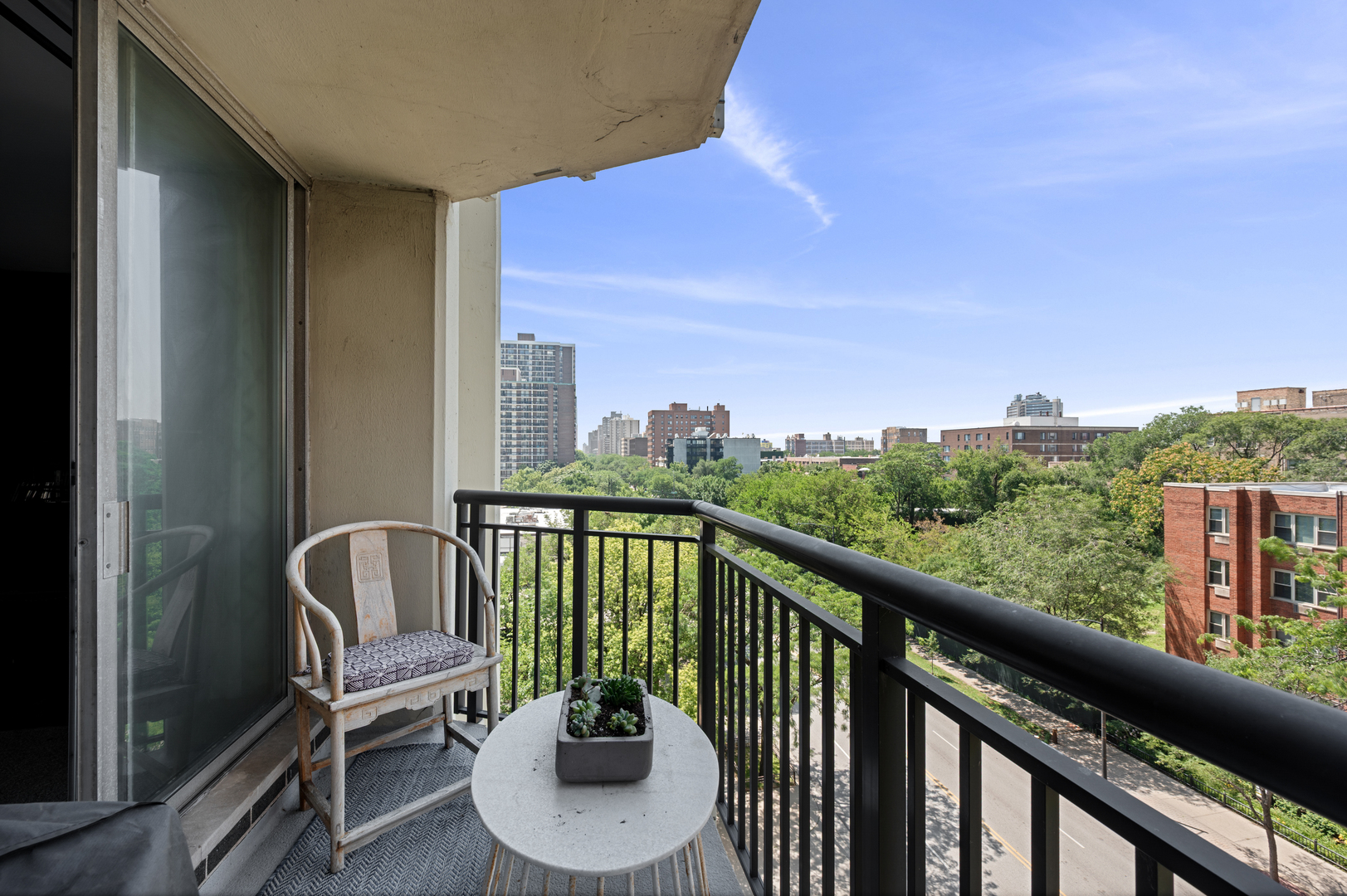 6007 N Sheridan Road Unit: 5J