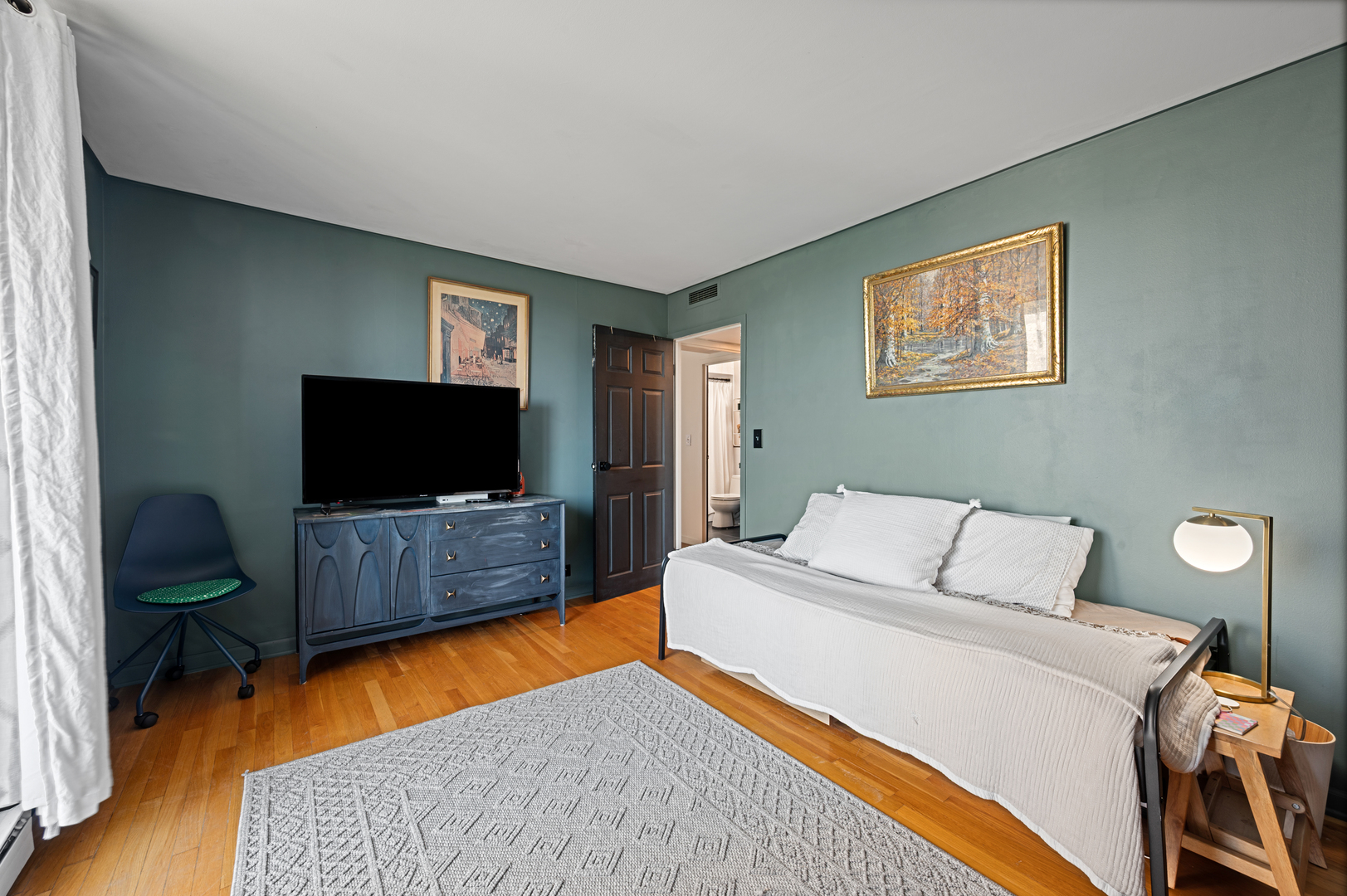 6007 N Sheridan Road Unit: 5J