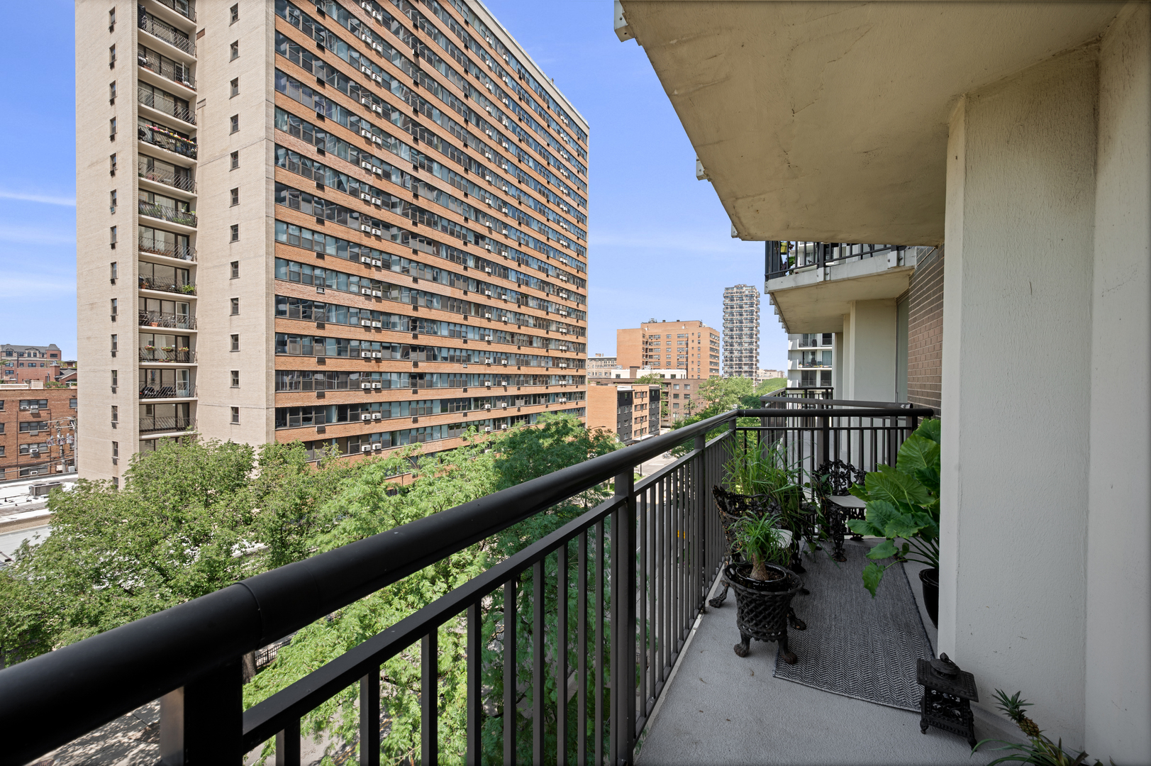 6007 N Sheridan Road Unit: 5J
