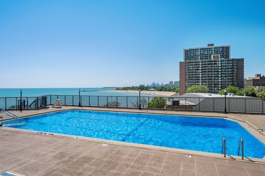 6007 N Sheridan Road Unit: 5J