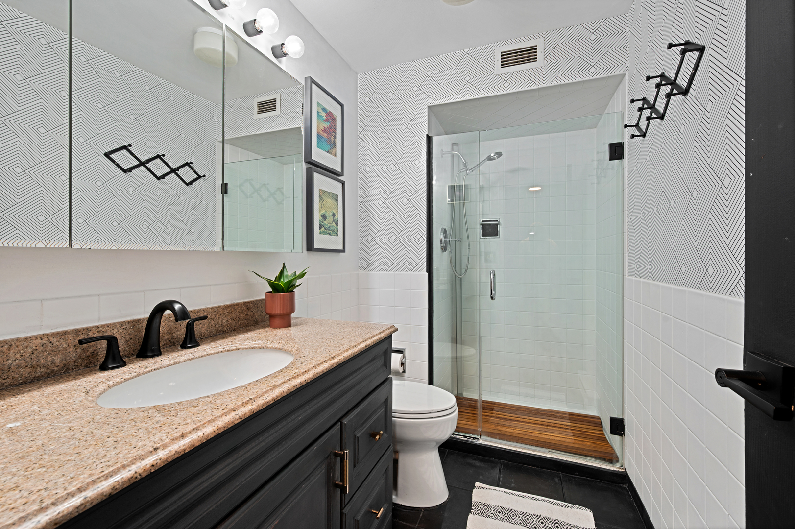 6007 N Sheridan Road Unit: 5J