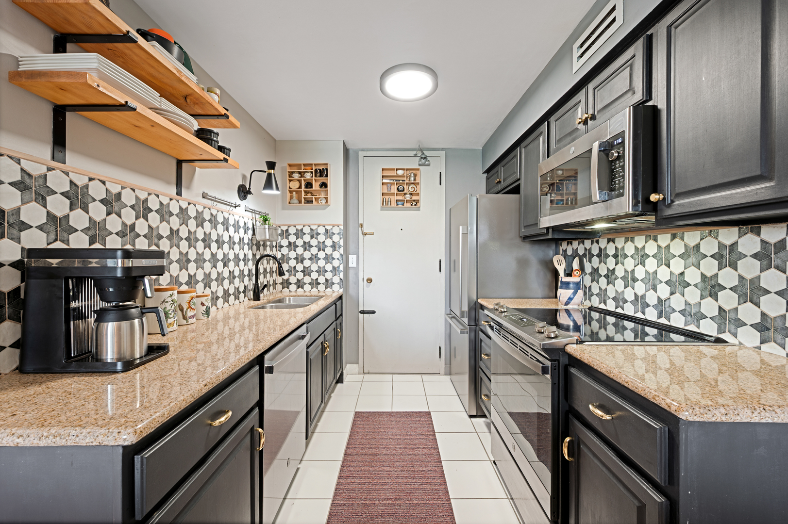6007 N Sheridan Road Unit: 5J