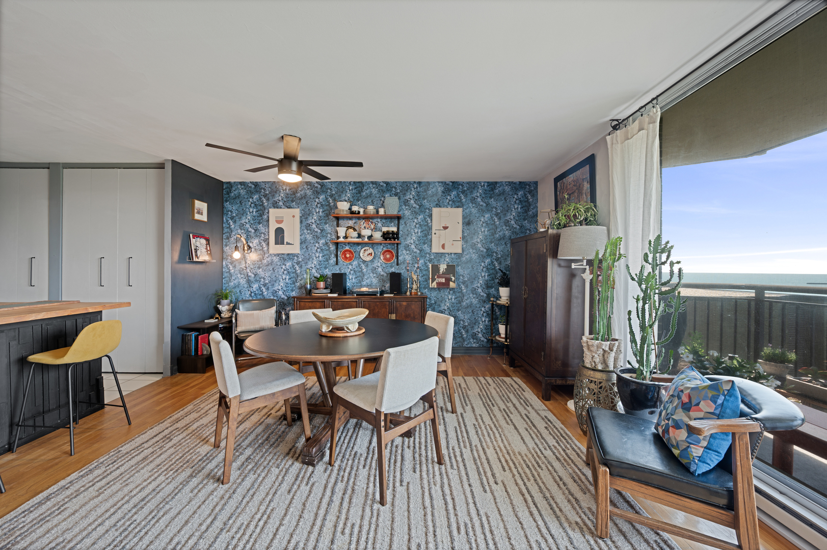 6007 N Sheridan Road Unit: 5J