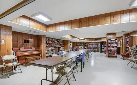 6833 N Kedzie Avenue Unit: 504