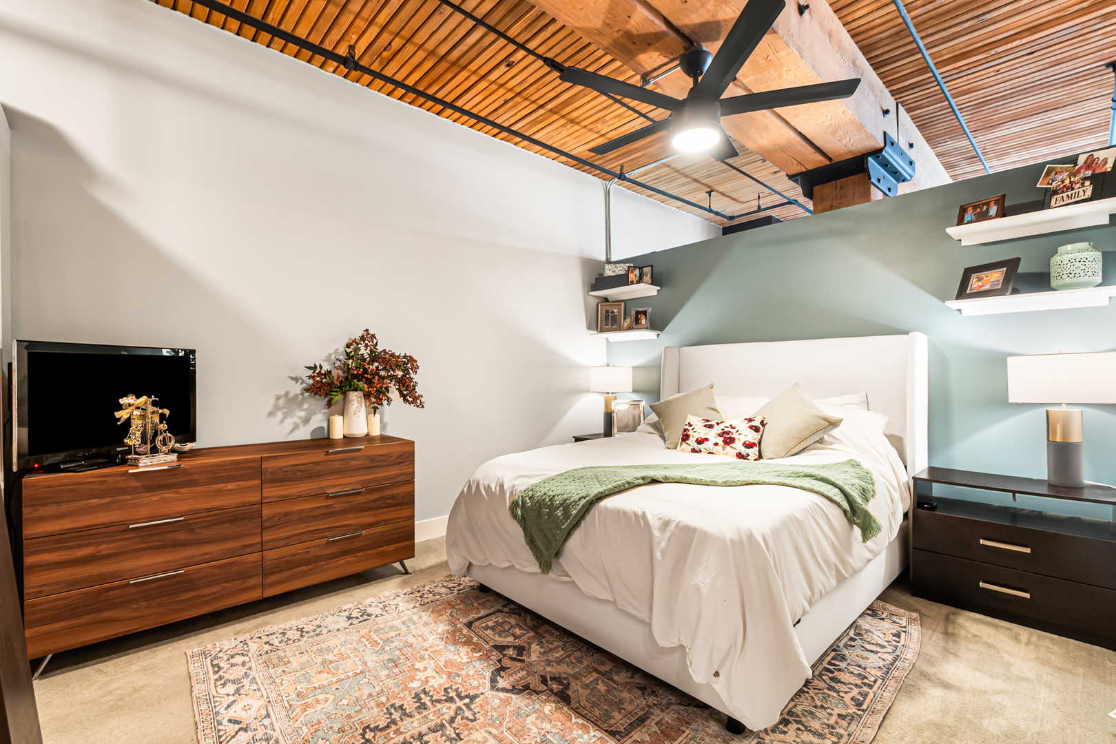411 W Ontario Street Unit: 407