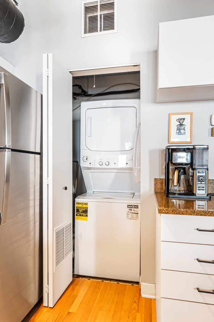 411 W Ontario Street Unit: 407