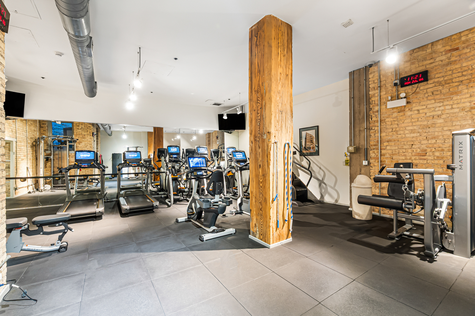 411 W Ontario Street Unit: 407