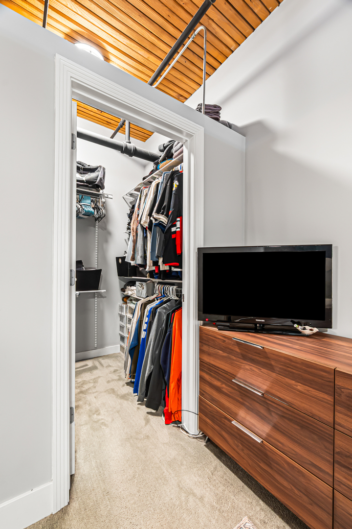 411 W Ontario Street Unit: 407