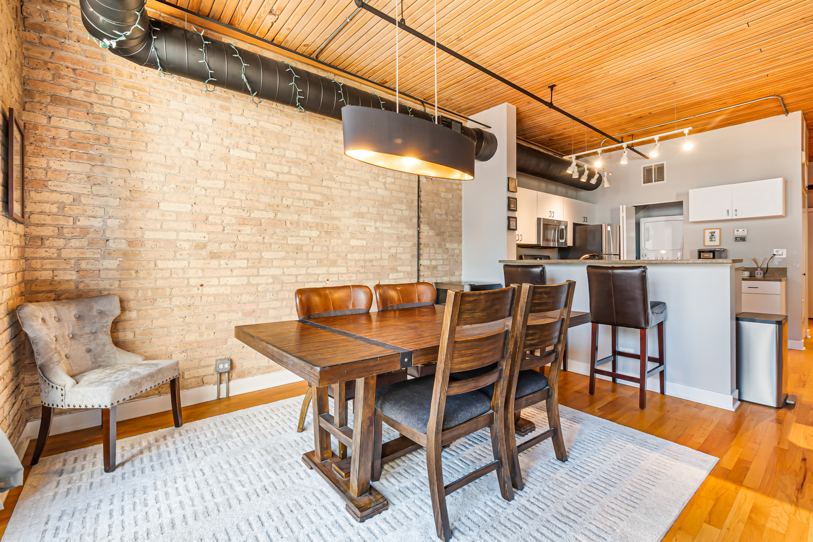 411 W Ontario Street Unit: 407