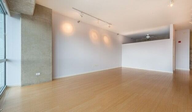 1845 S Michigan Avenue Unit: 2004