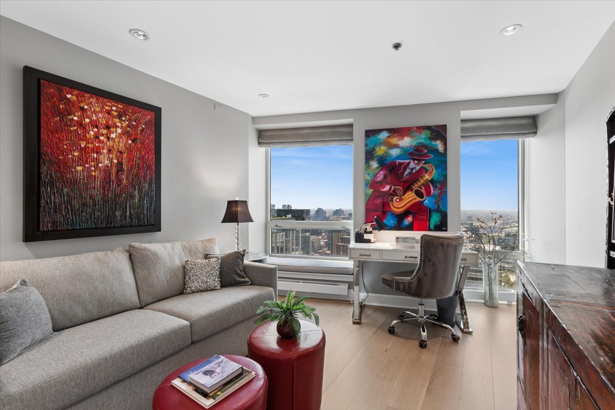 57 E Delaware Place Unit: 3905
