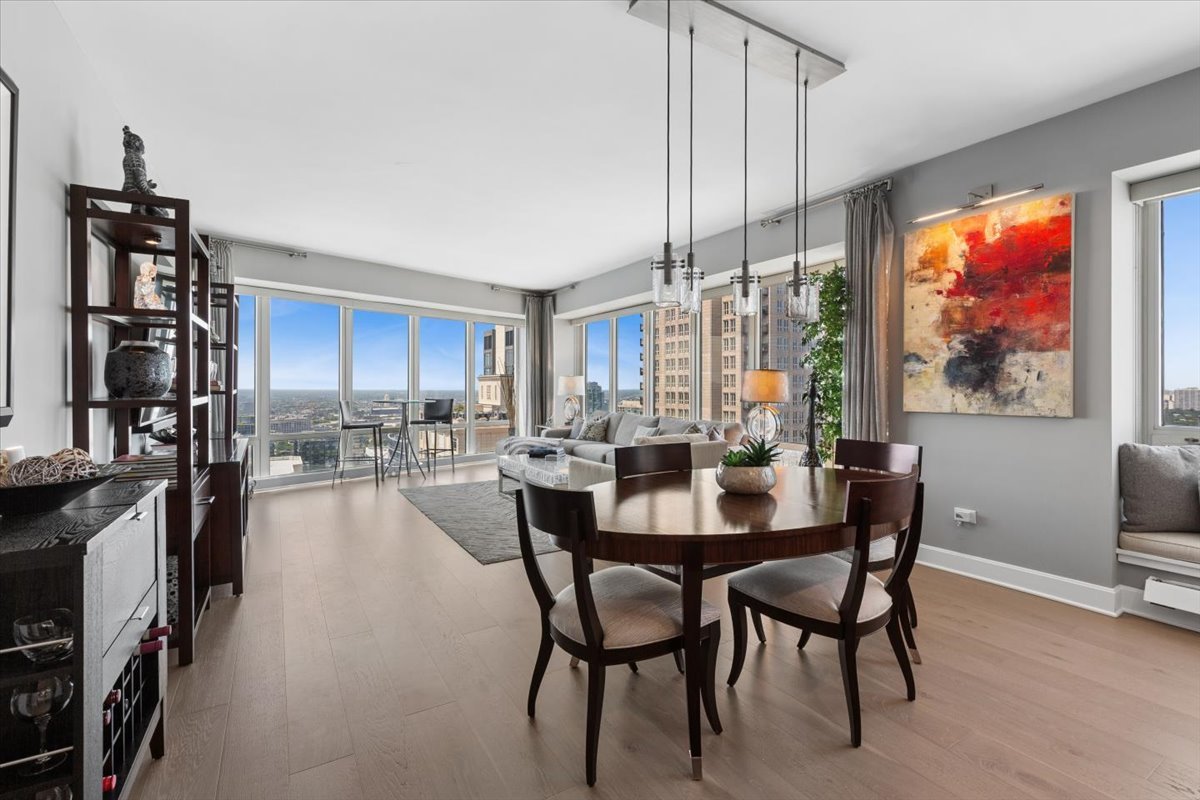 57 E Delaware Place Unit: 3905