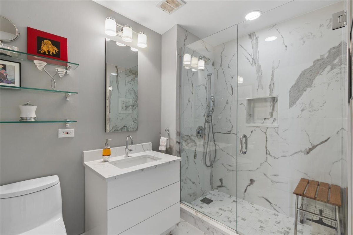 57 E Delaware Place Unit: 3905