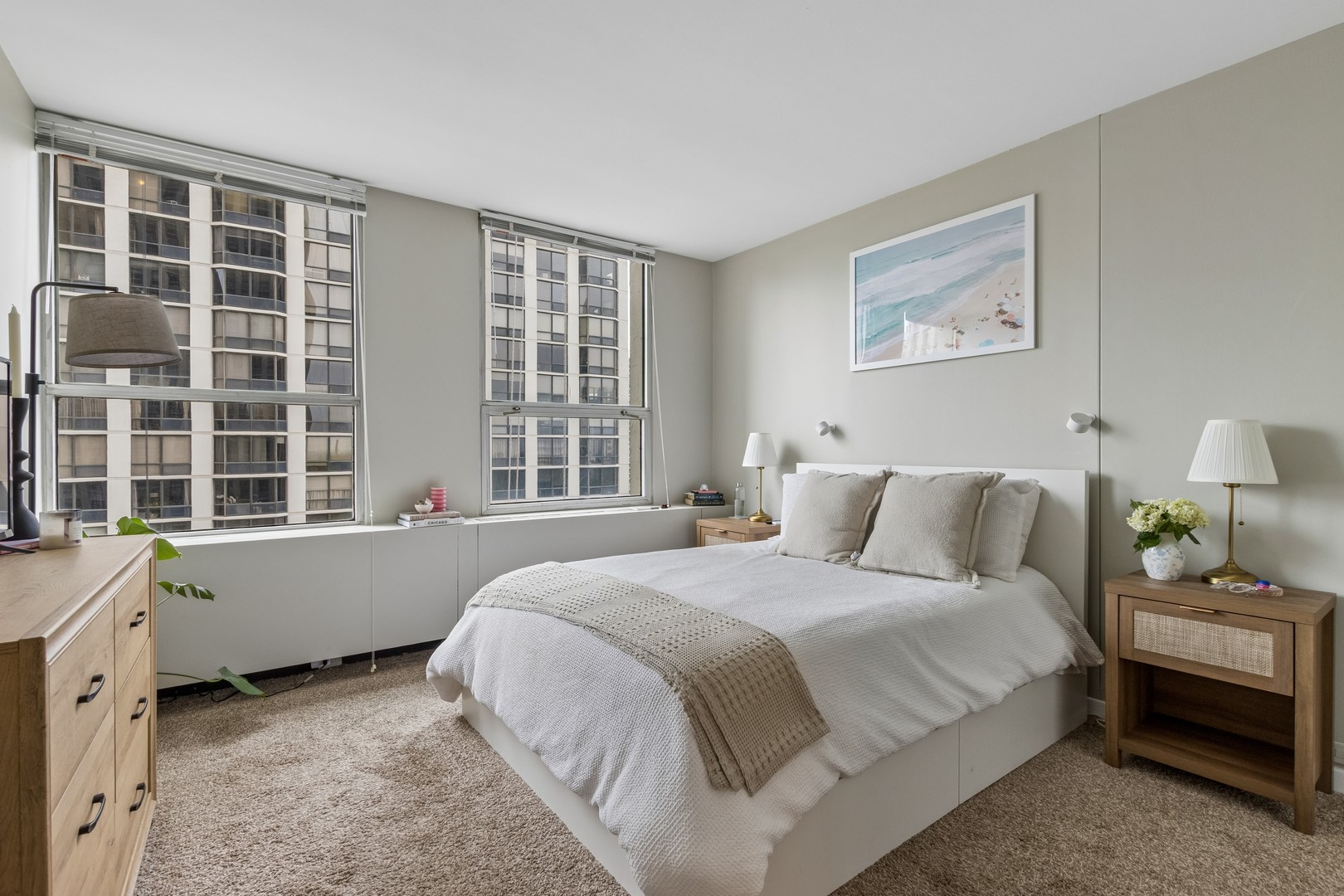 2626 N LAKEVIEW Avenue Unit: 1002