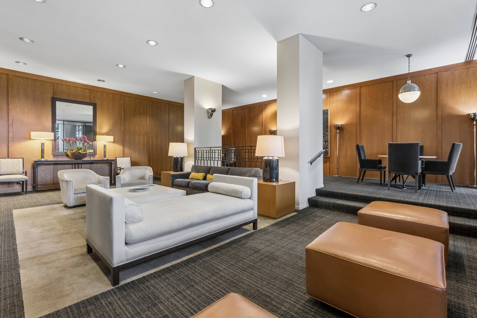 2626 N LAKEVIEW Avenue Unit: 1002