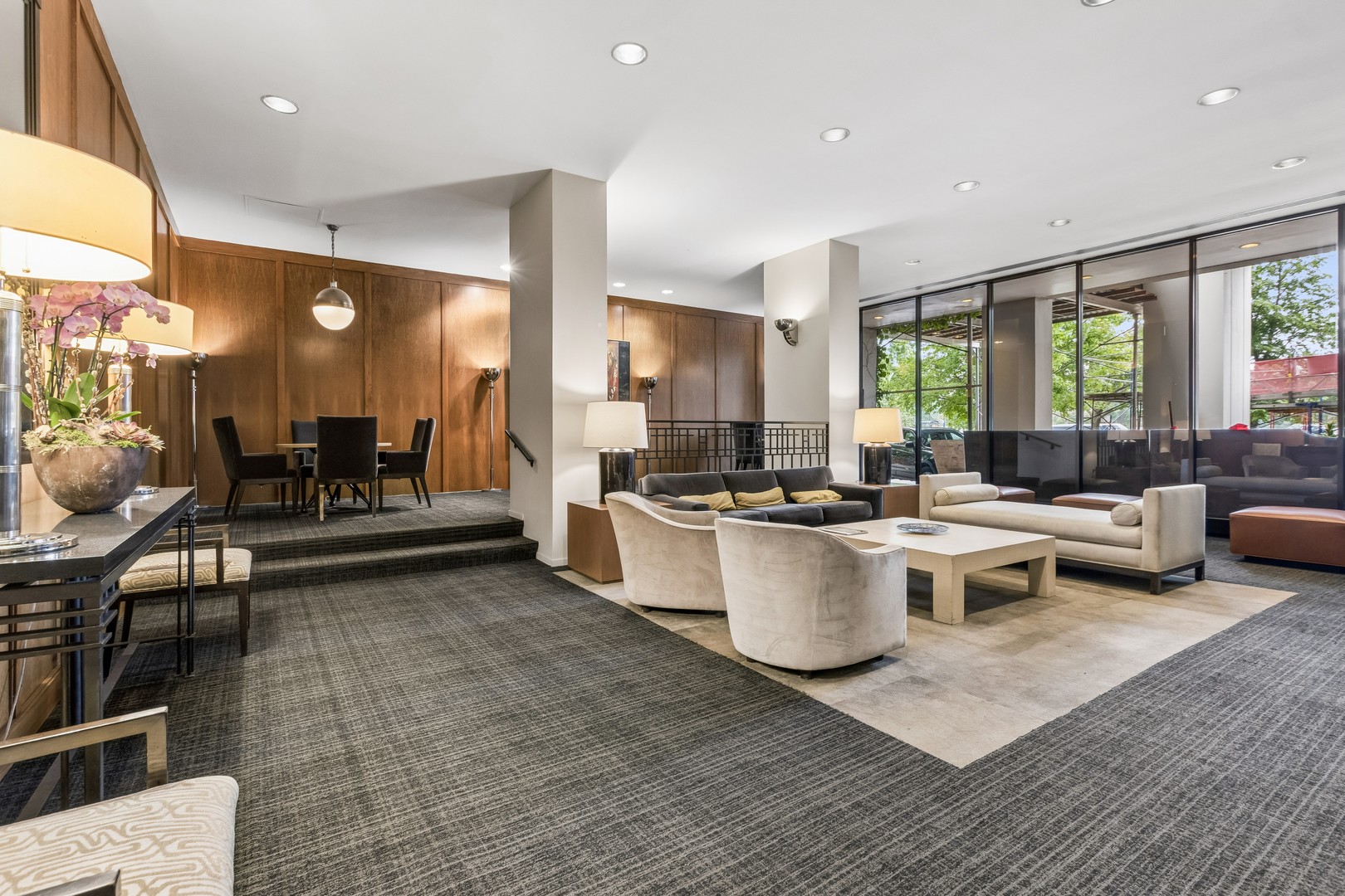 2626 N LAKEVIEW Avenue Unit: 1002