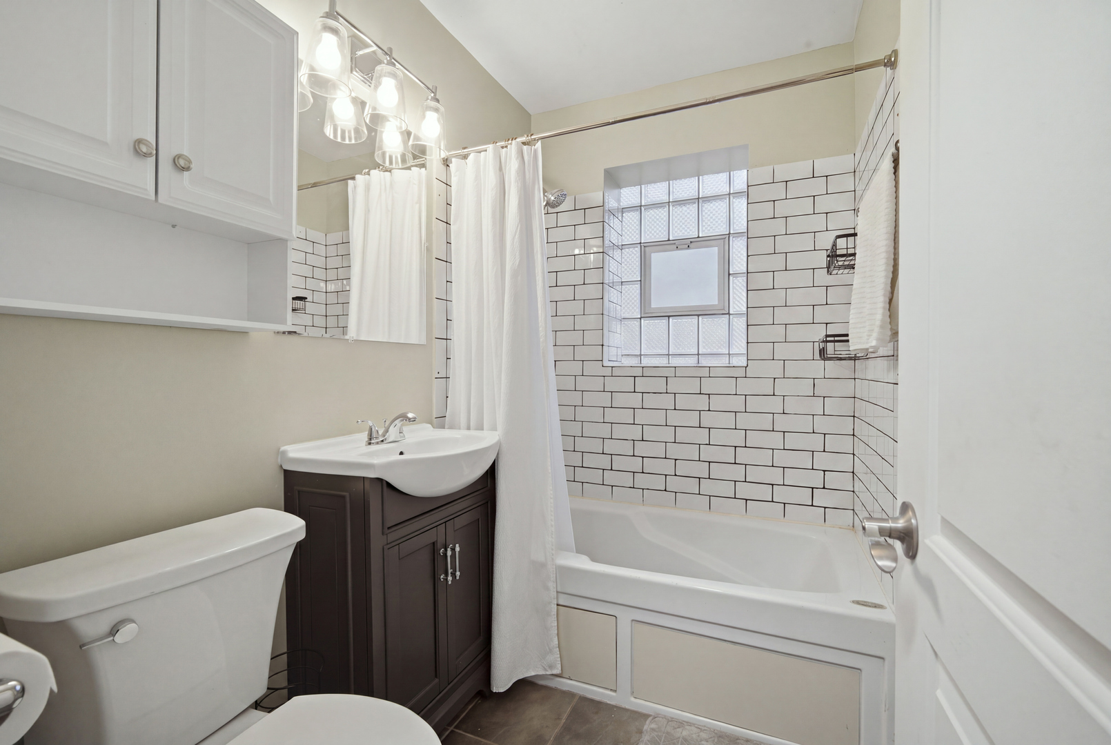 6046 N FRANCISCO Avenue Unit: 2W