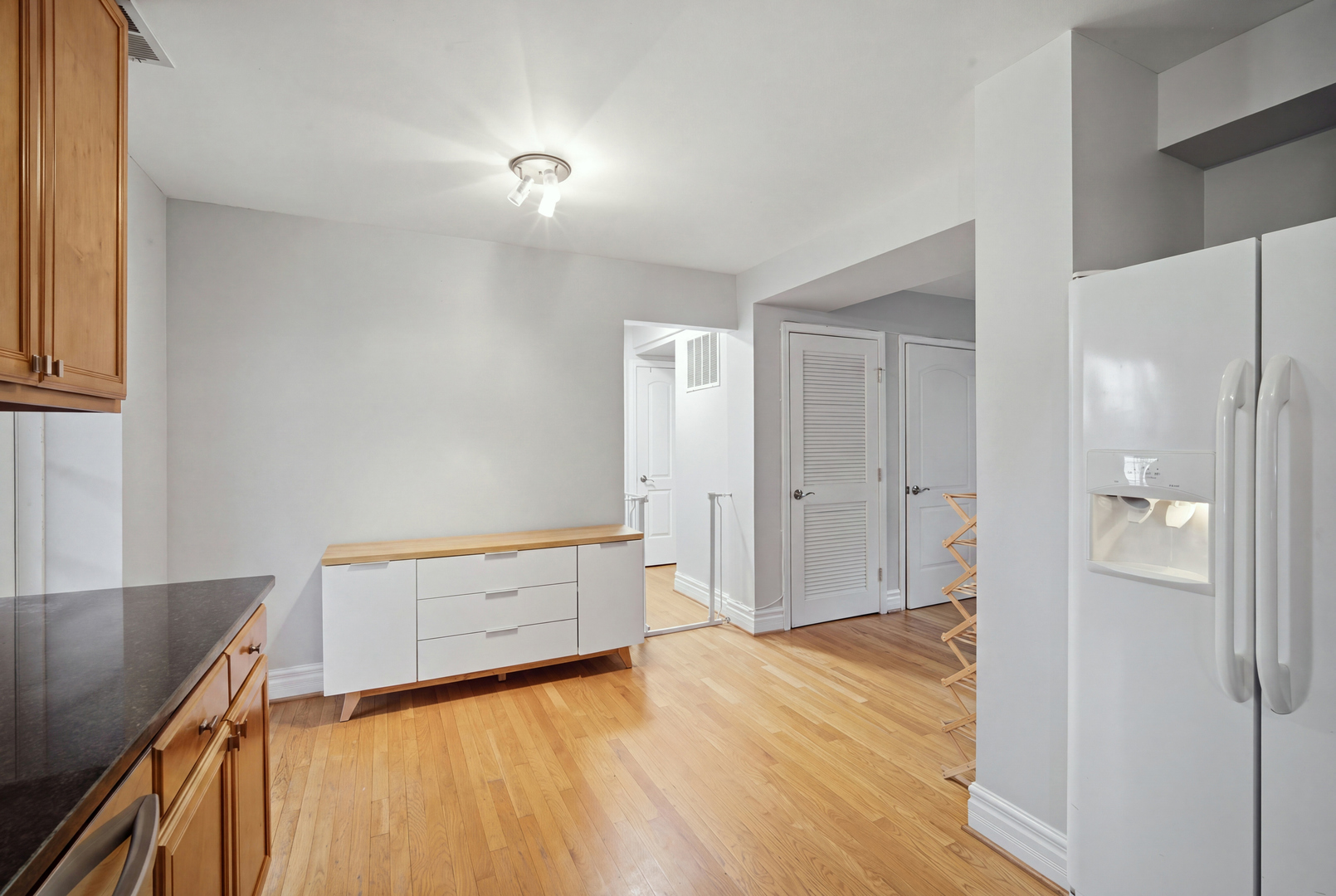 6046 N FRANCISCO Avenue Unit: 2W