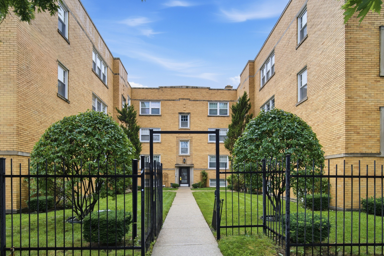 6046 N FRANCISCO Avenue Unit: 2W