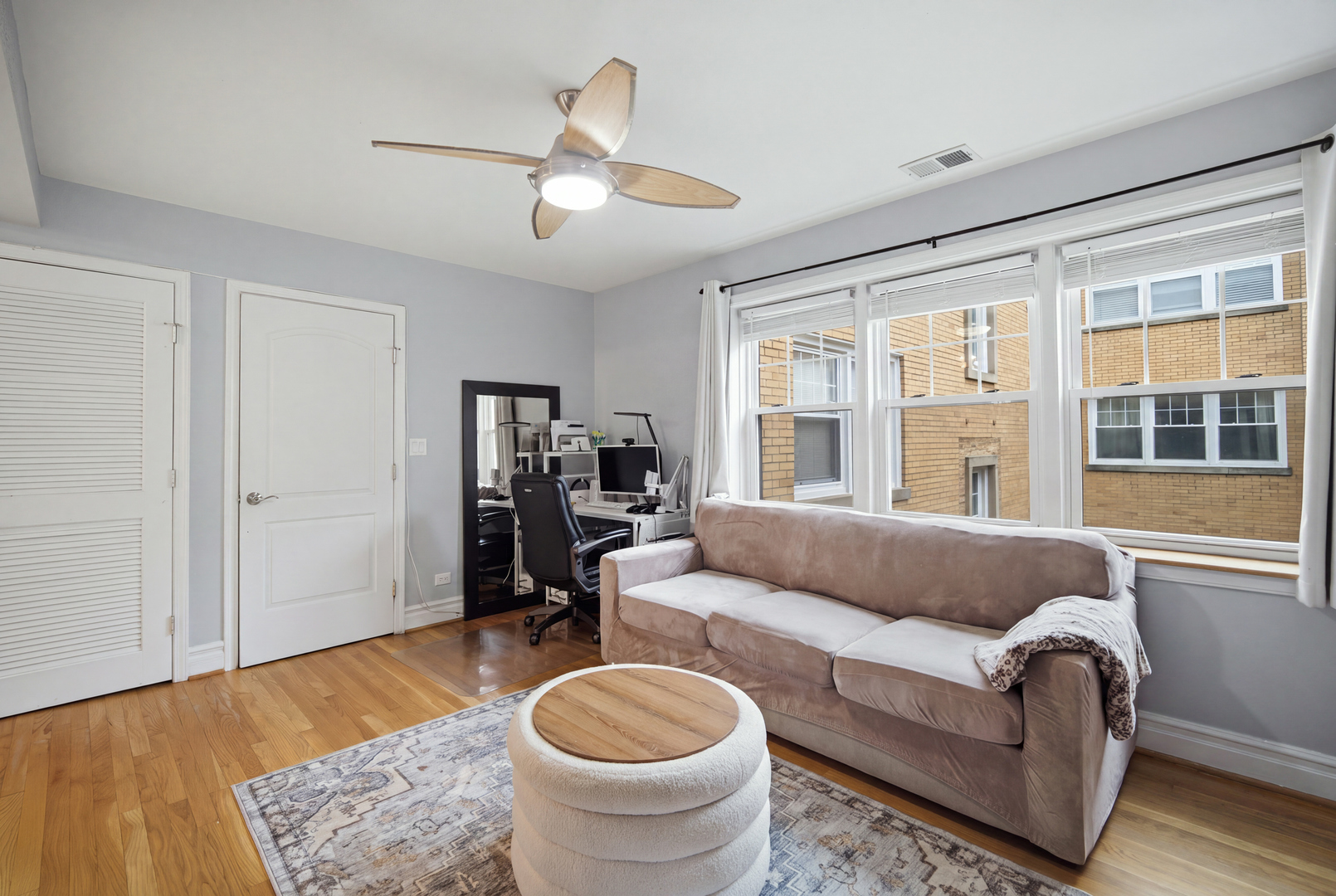 6046 N FRANCISCO Avenue Unit: 2W
