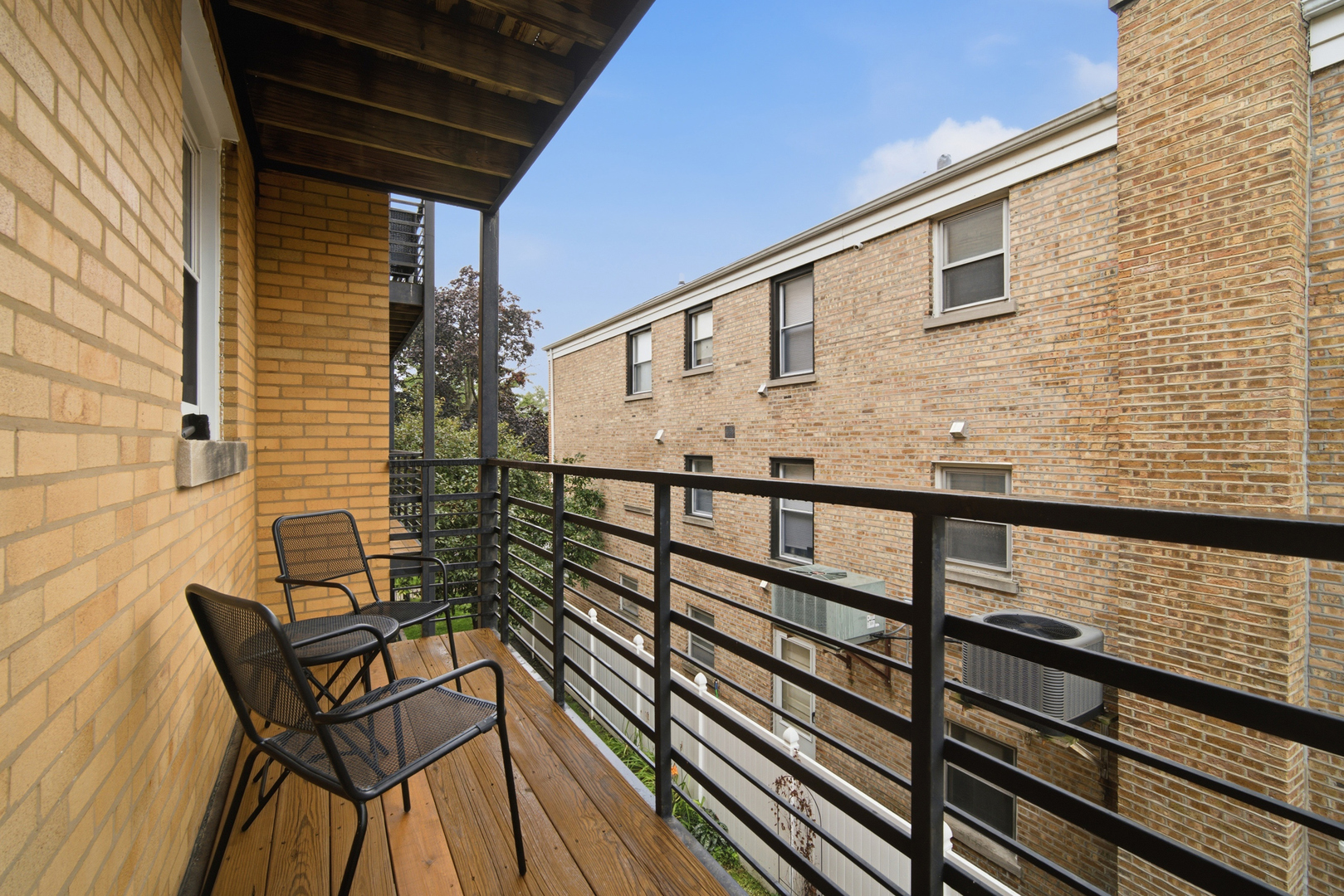 6046 N FRANCISCO Avenue Unit: 2W