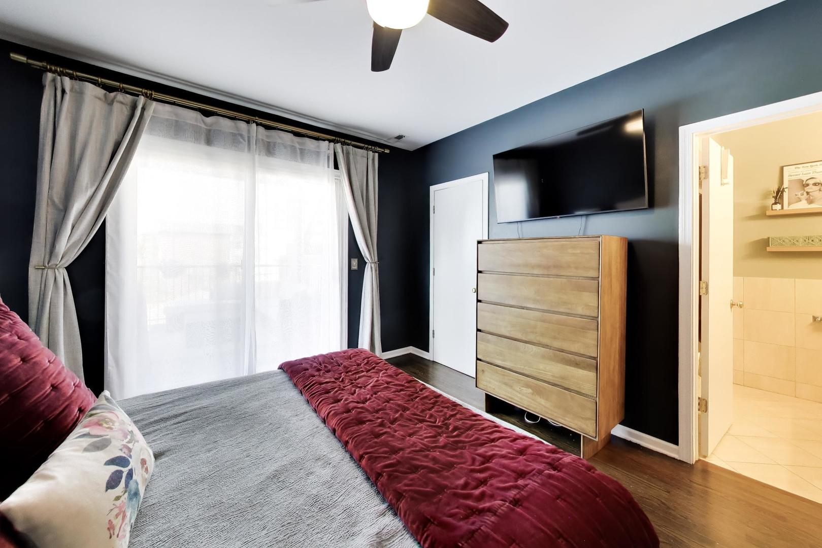 3250 N Damen Avenue Unit: 2