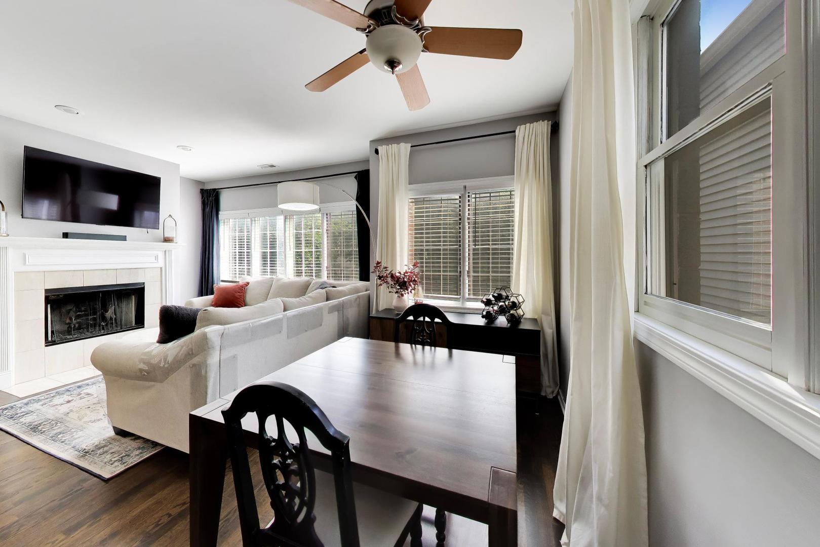 3250 N Damen Avenue Unit: 2