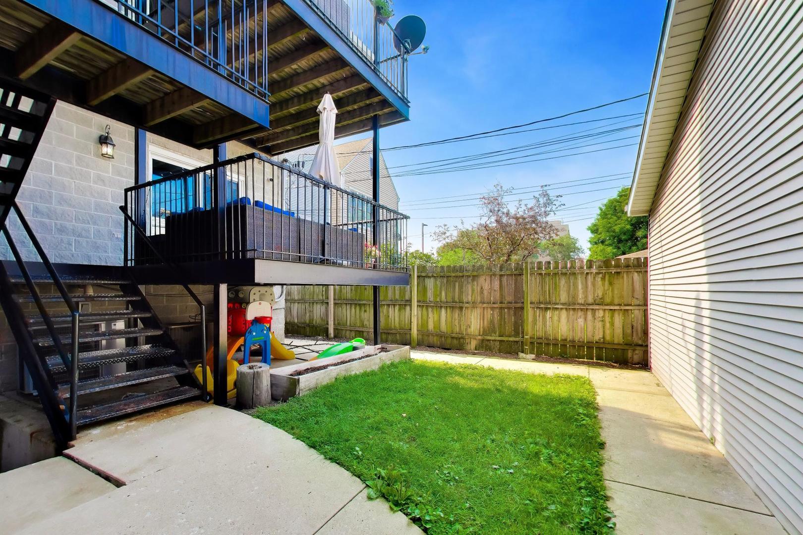 3250 N Damen Avenue Unit: 2