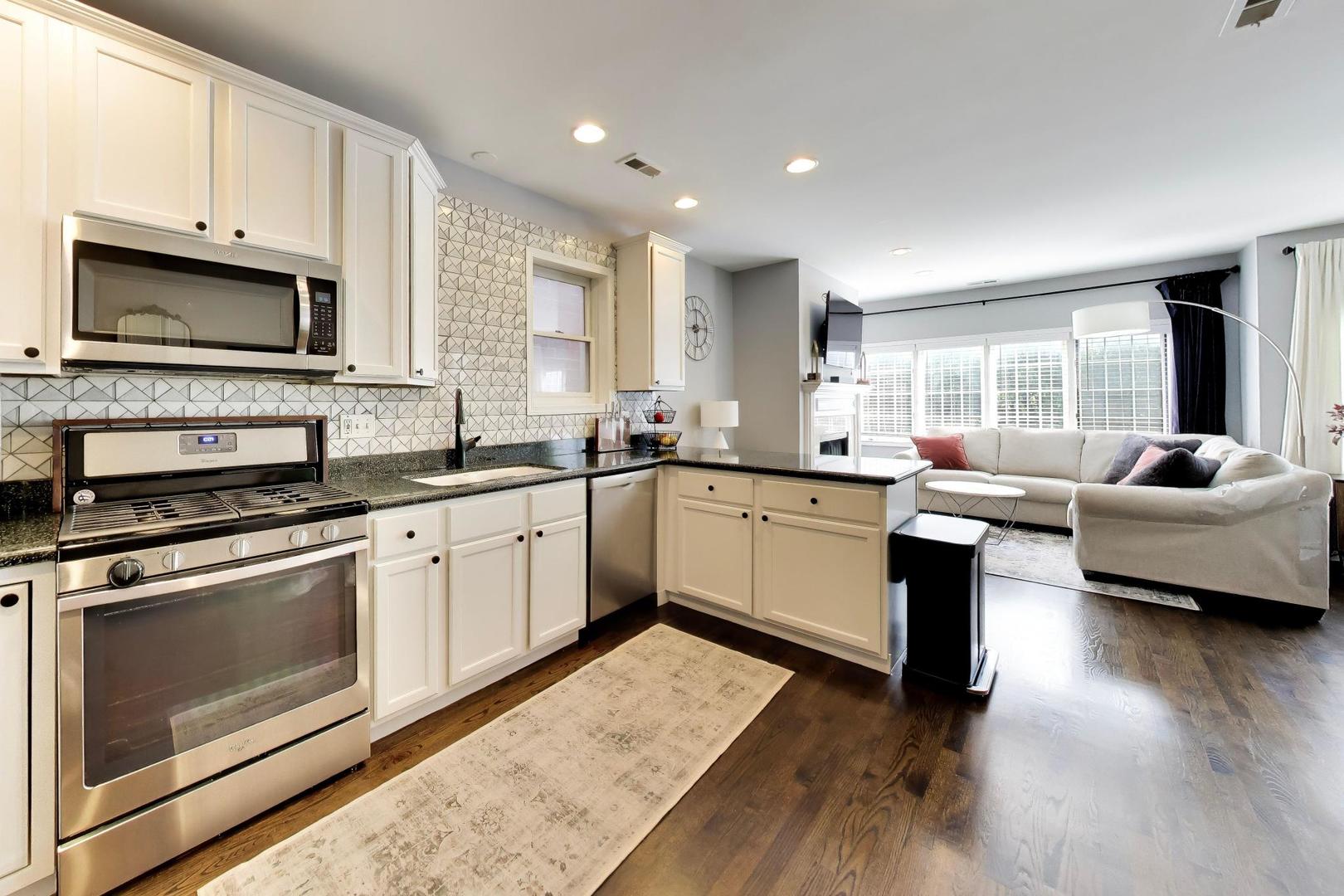 3250 N Damen Avenue Unit: 2