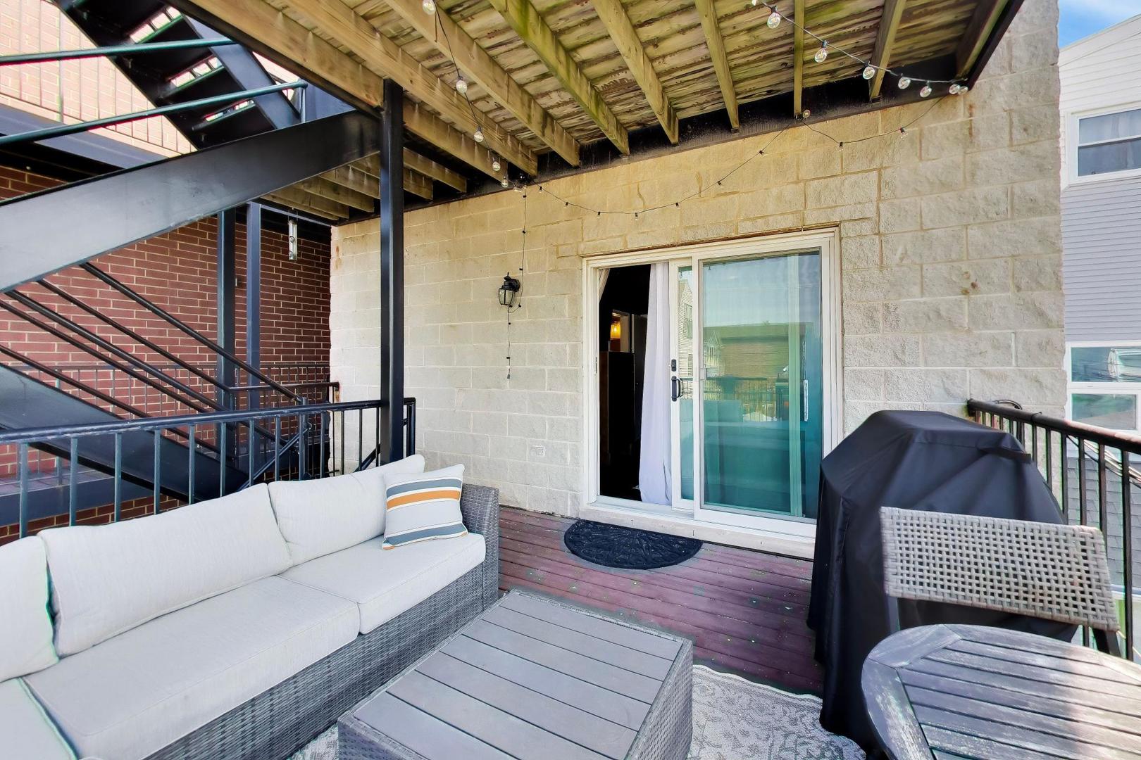 3250 N Damen Avenue Unit: 2