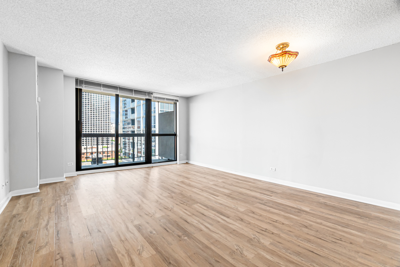 33 W Delaware Place Unit: 14F