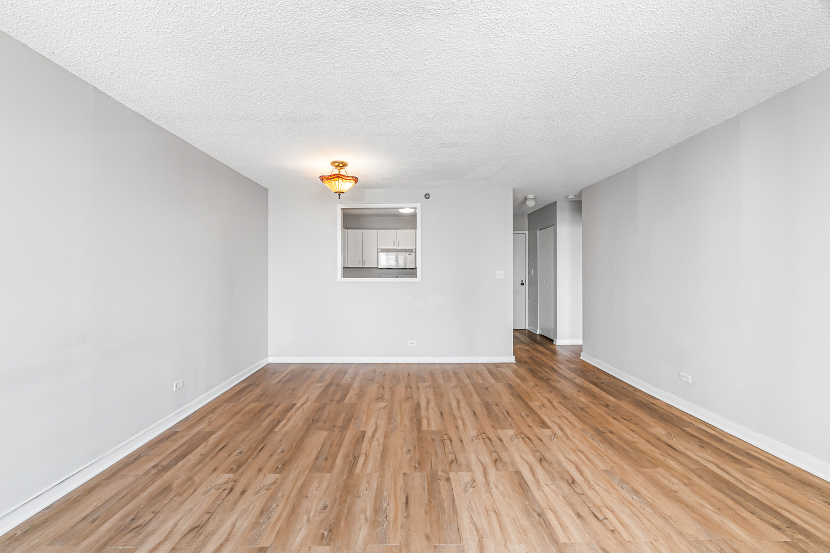 33 W Delaware Place Unit: 14F
