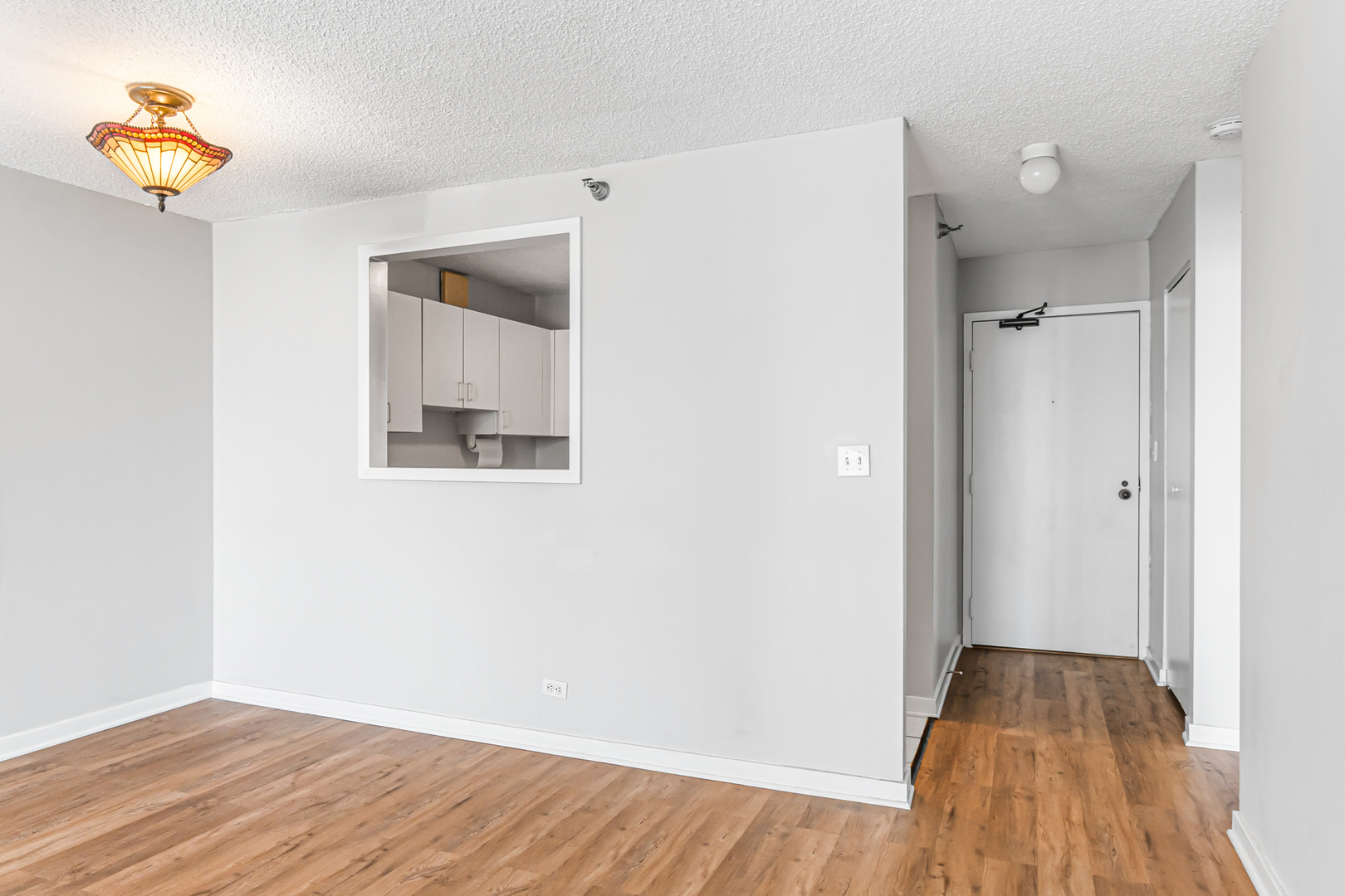 33 W Delaware Place Unit: 14F