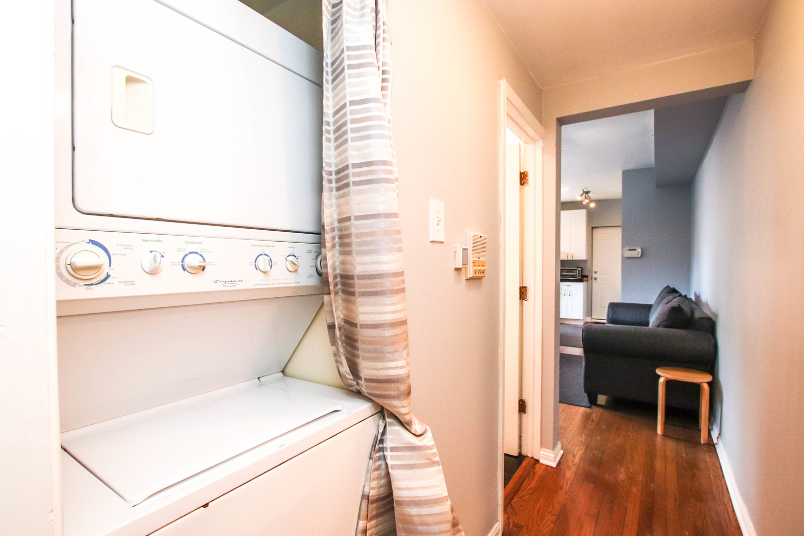 1626 W FARWELL Avenue Unit: 1F