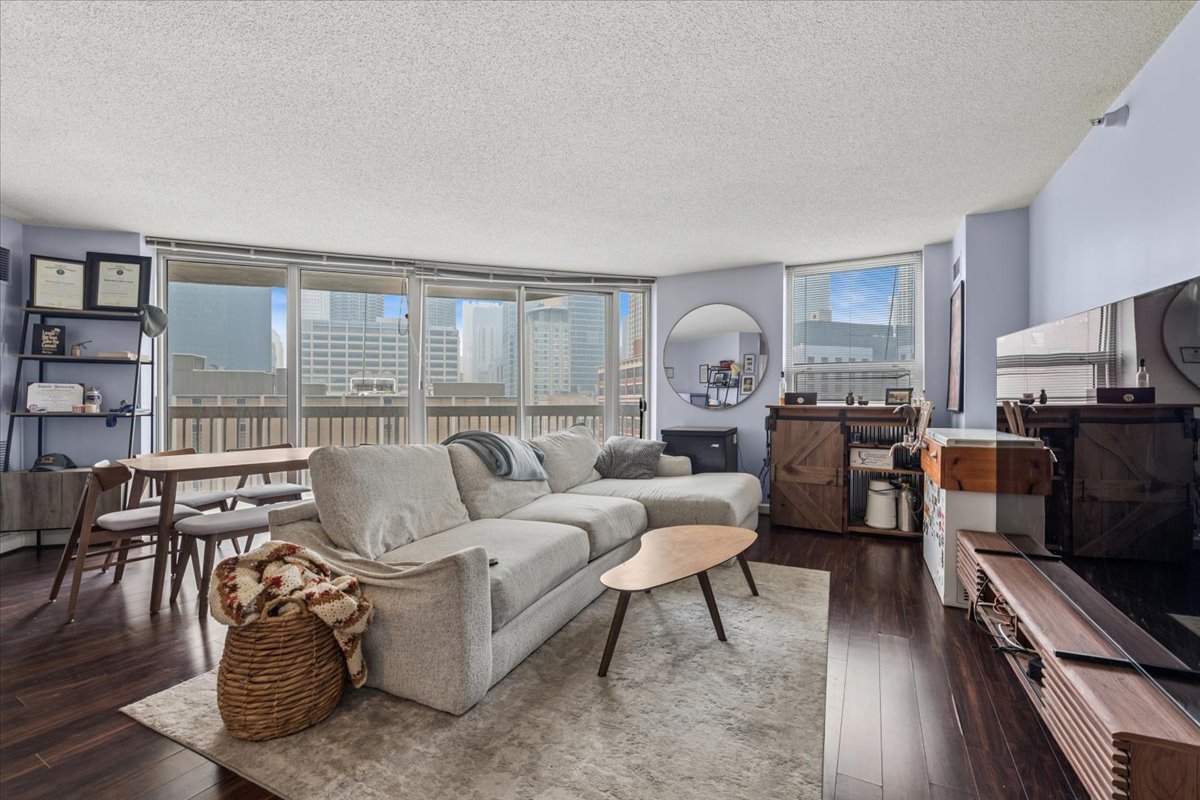 545 N DEARBORN Street Unit: 1210