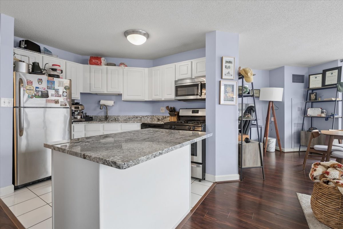 545 N DEARBORN Street Unit: 1210