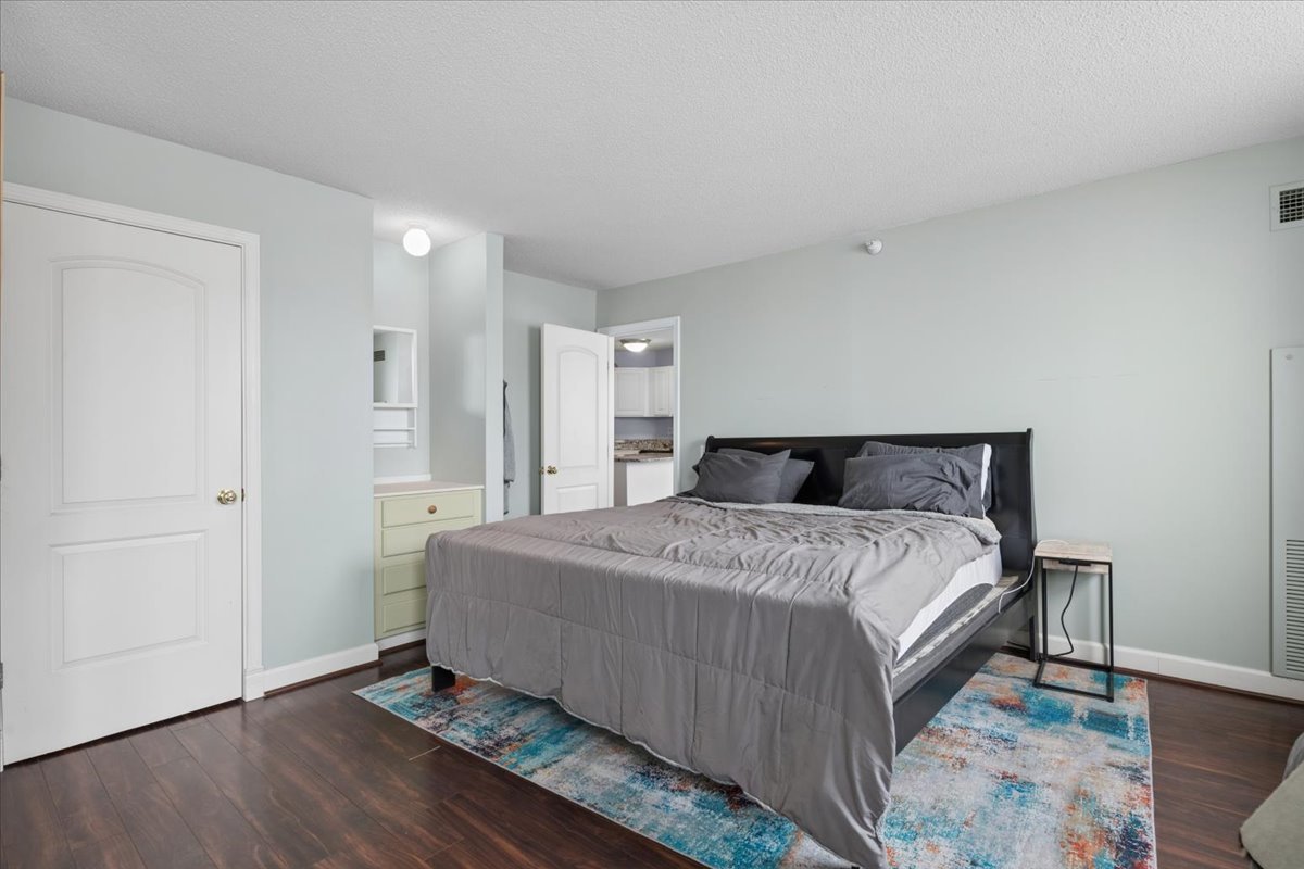 545 N DEARBORN Street Unit: 1210