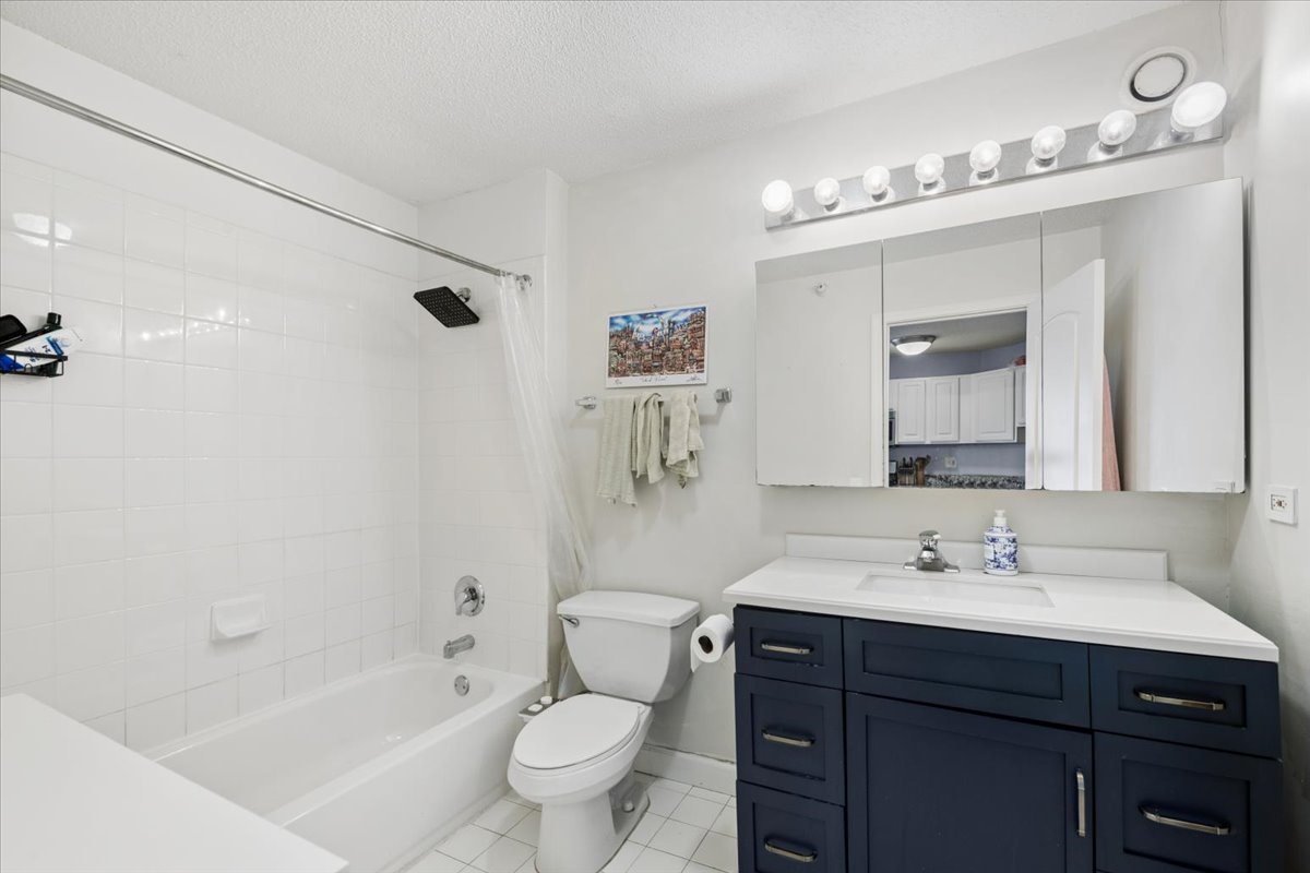545 N DEARBORN Street Unit: 1210
